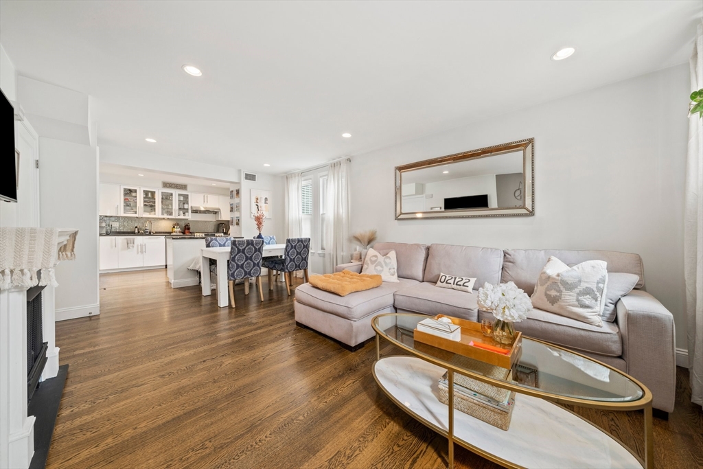 15 Wenlock Road, Unit 15 Boston, MA 02122 - Photo 3 of 25 Gallery Image 3