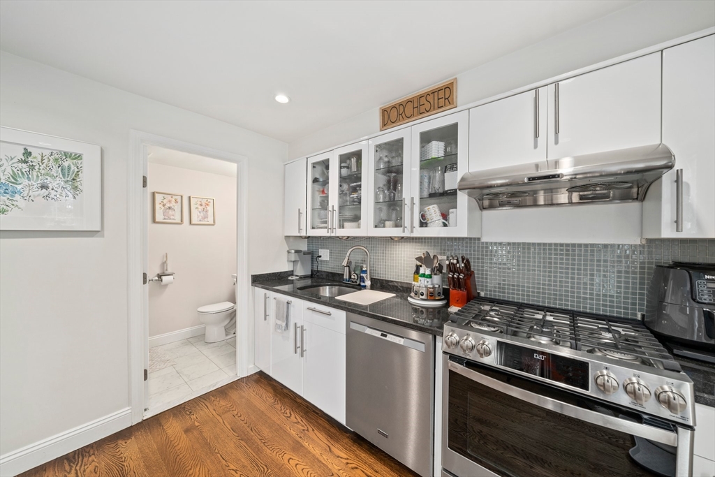 15 Wenlock Road, Unit 15 Boston, MA 02122 - Photo 9 of 25 Gallery Image 9
