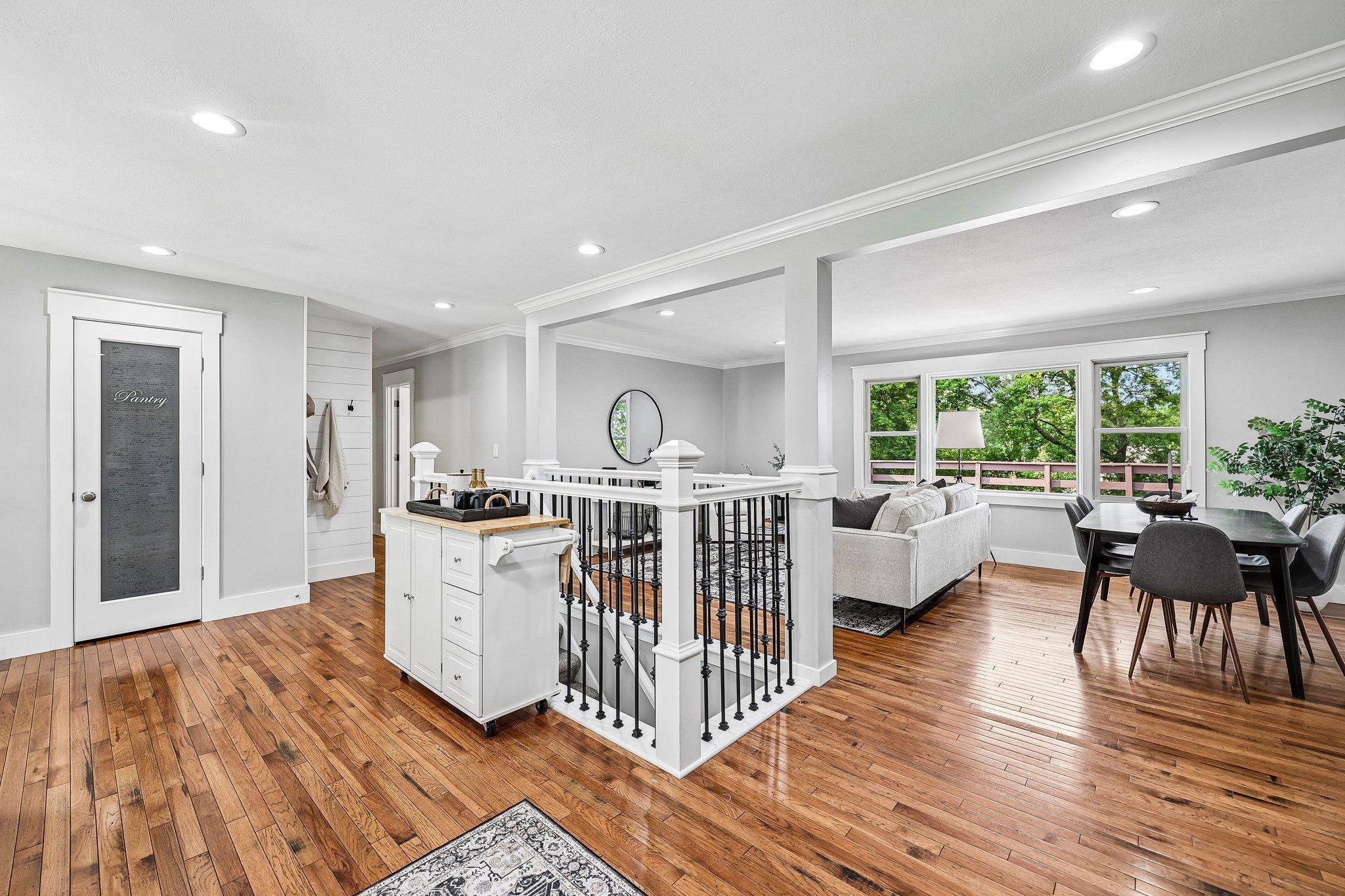 19112 Townline Road Minnetonka, MN 55345 - Photo 3 of 41 Gallery Image 3