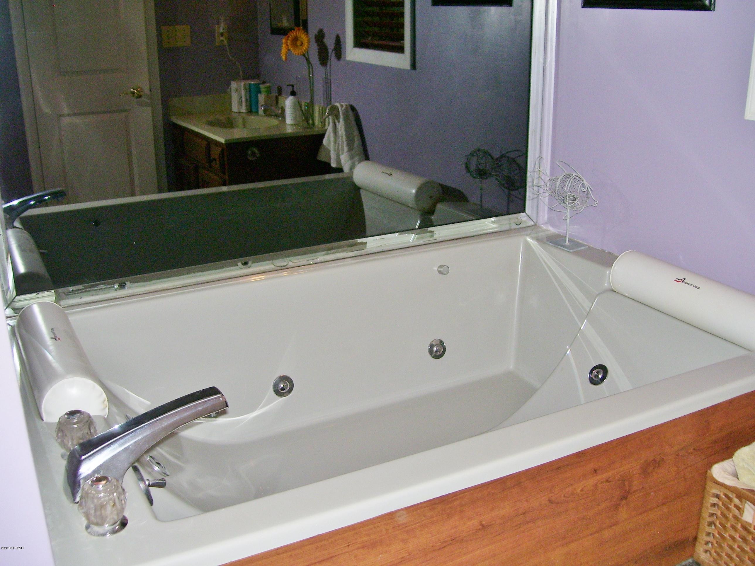 261 Oak Hill Road Hawley, PA 18428 - Photo 60 of 92 Master Bathroom