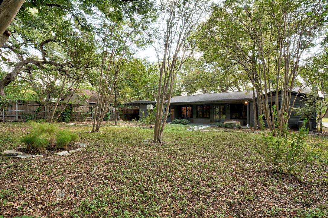 4504 Elwood Road Austin, TX 78722 - Photo 38 of 40