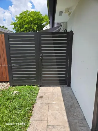 $1,300 | Tamiami, Miami, FL 33175