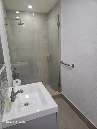 $1,400 | Miami-Dade County, Miami, FL 33175