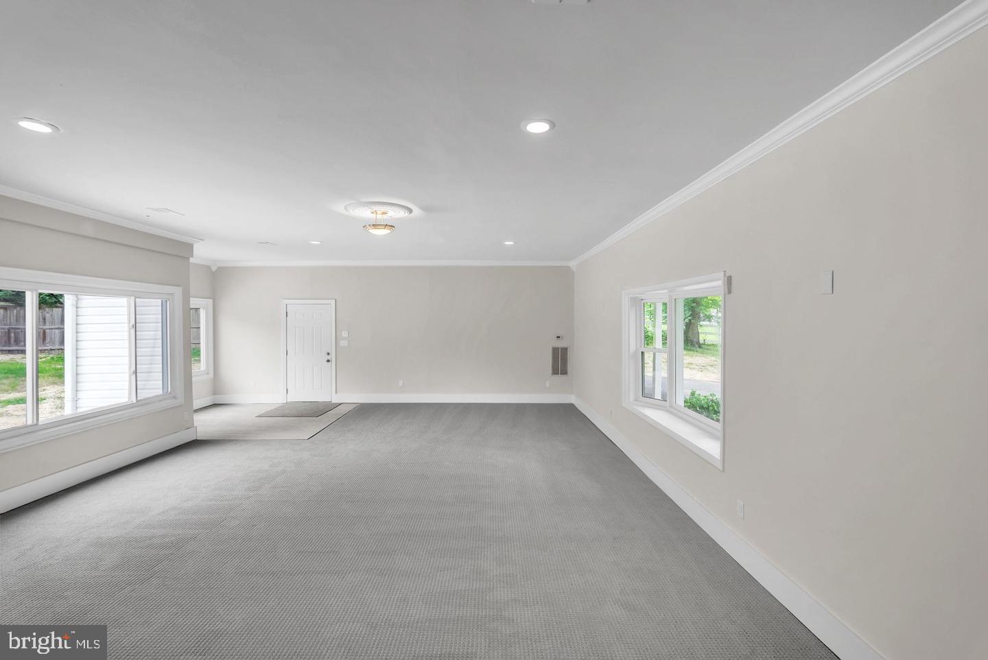 10911 Chandler Road Potomac, MD 20854 - Photo 22 of 58 Great room