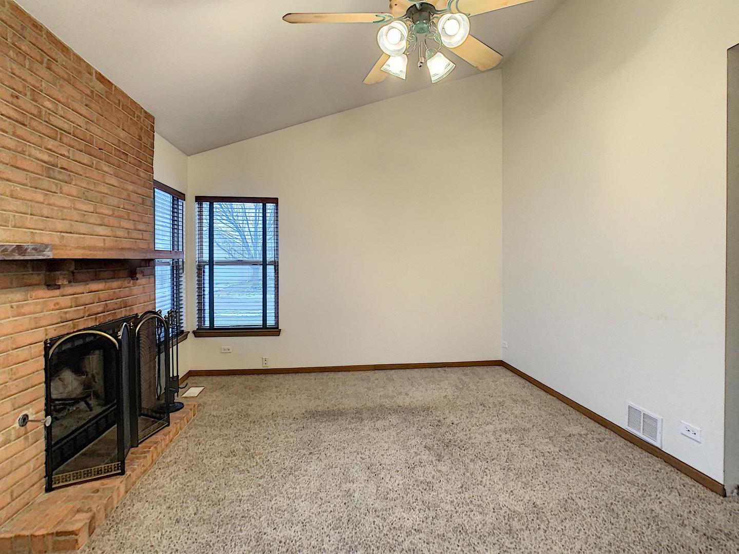 6 Redbud Court Lake In The Hills, IL 60156 - Photo 9 of 33