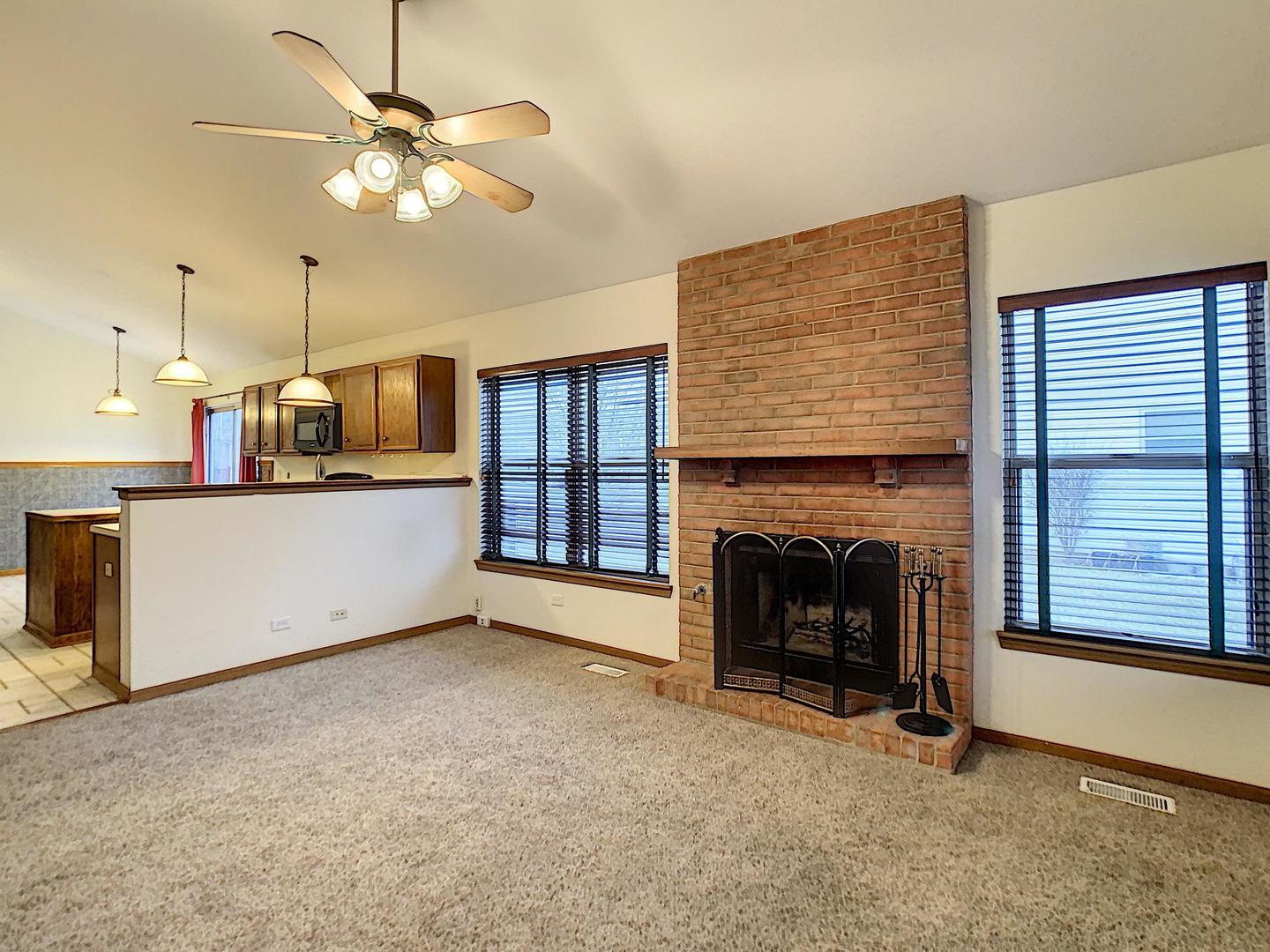 6 Redbud Court Lake In The Hills, IL 60156 - Photo 10 of 33