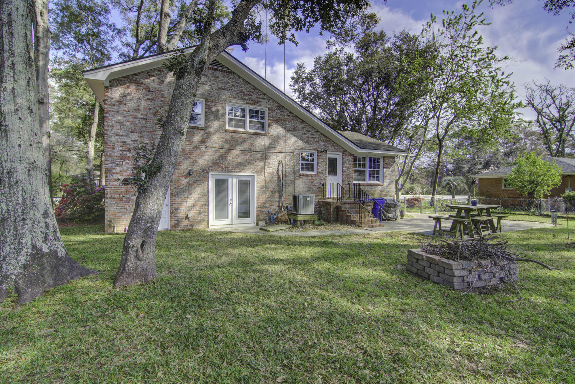 663 Harbor View Road Charleston, SC 29412 - Photo 20 of 23 27