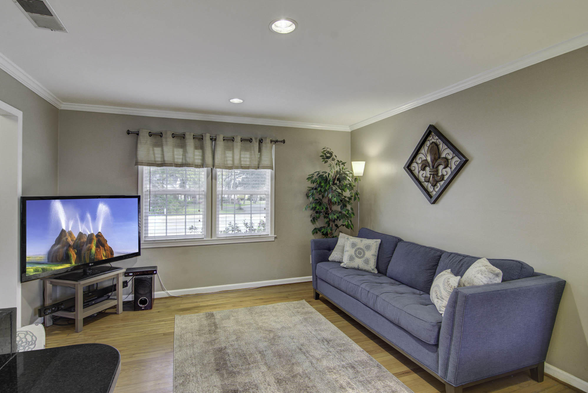 663 Harbor View Road Charleston, SC 29412 - Photo 3 of 23 8