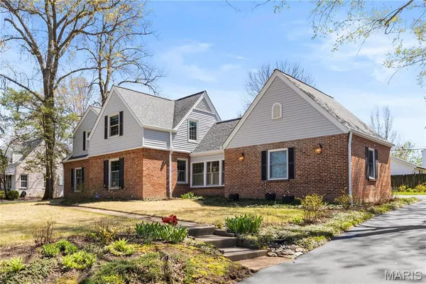 $749,500 | 9244 Old Bonhomme Road, Olivette, MO 63132