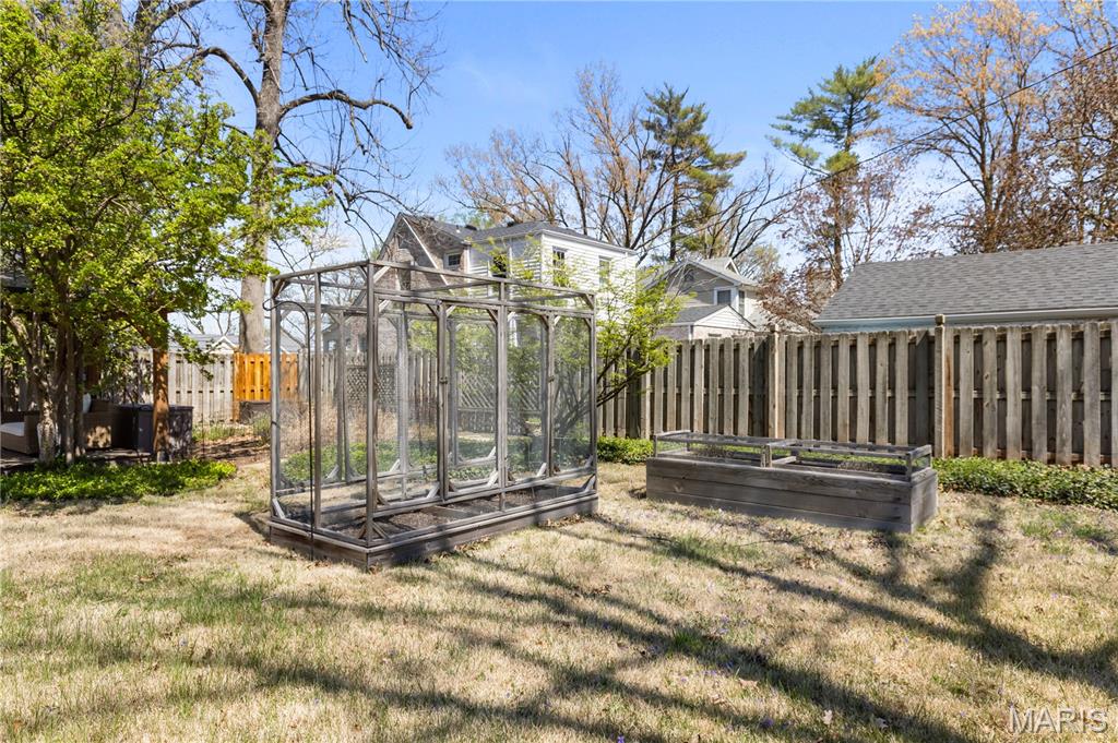 9244 Old Bonhomme Road Olivette, MO 63132 - Photo 30 of 33