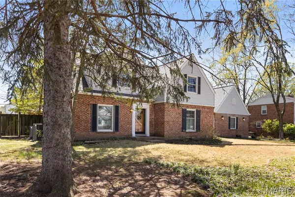 $749,500 | 9244 Old Bonhomme Road, Olivette, MO 63132