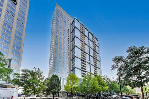 $395,000 | 1901 South Calumet Avenue, Unit 2208, Chicago, IL 60616
