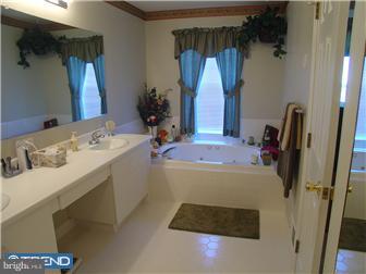 40 Manley Road Pennington, NJ 08534 - Photo 7 of 12 Bathroom