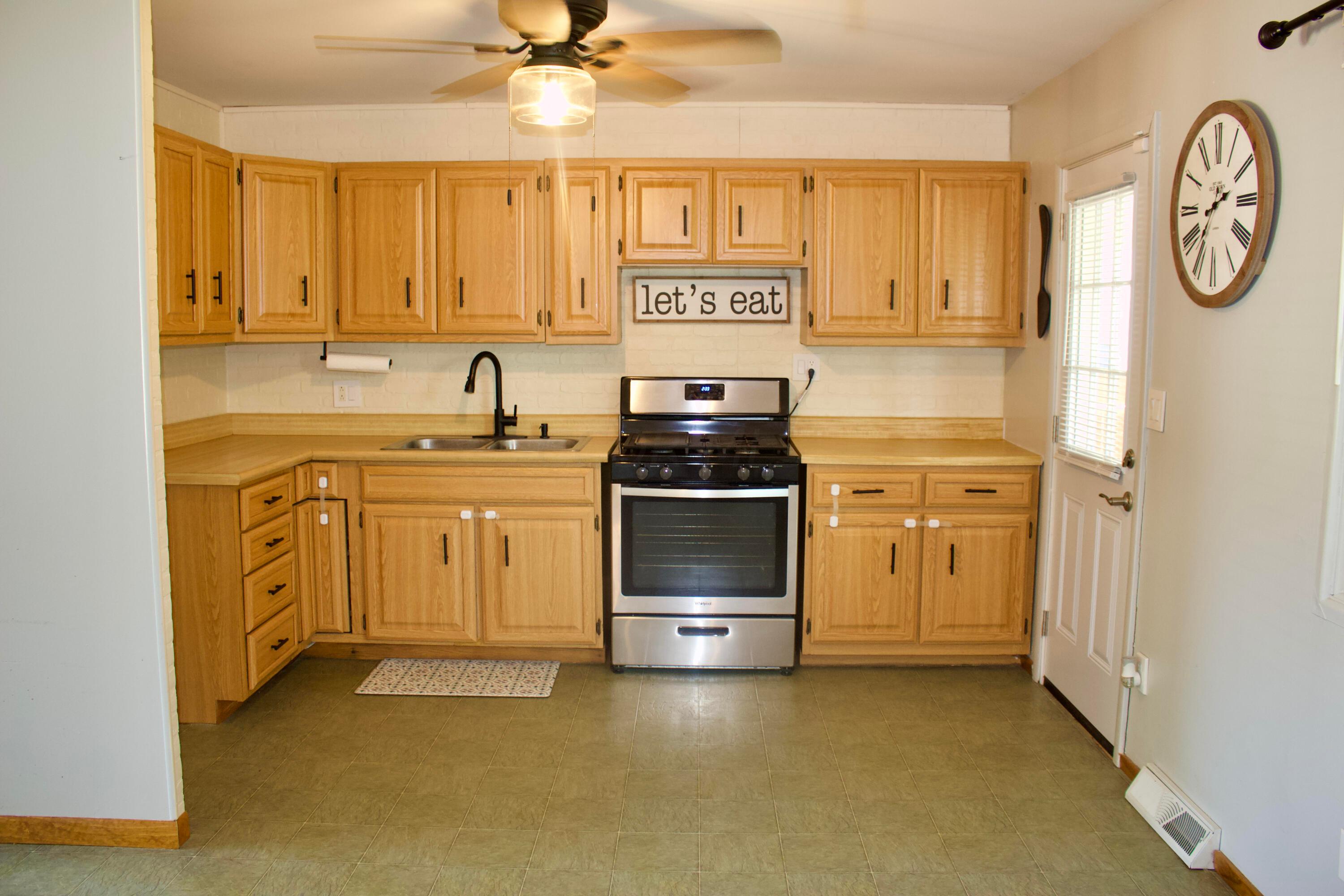 237 Walden Road Heath, OH 43056 - Photo 8 of 21 Kitchen