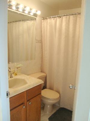6166 North Sheridan Road, Unit 28L Chicago, IL 60660 - Photo 11 of 14