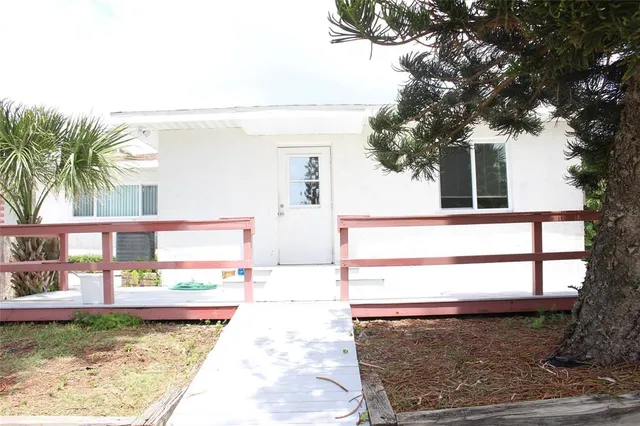 $4,200 | 1215 North Atlantic Avenue, New Smyrna Beach, FL 32169