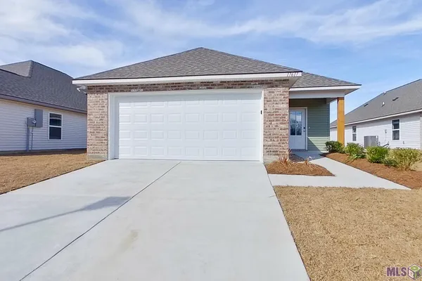 $2,025 | 17617 Carlisle Avenue, Baton Rouge, LA 70817