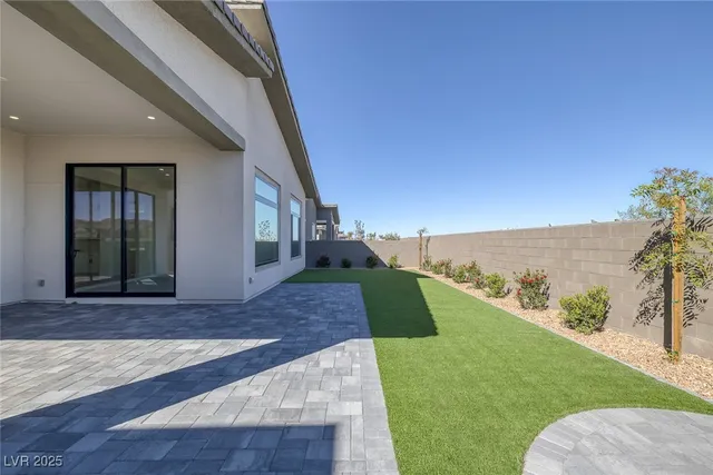 $5,500 | 5000 Terramont Drive, Las Vegas, NV 89135