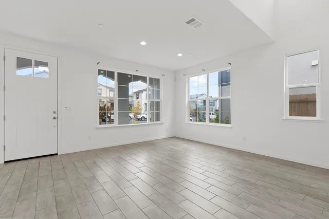 a view of livingroom with hardwood