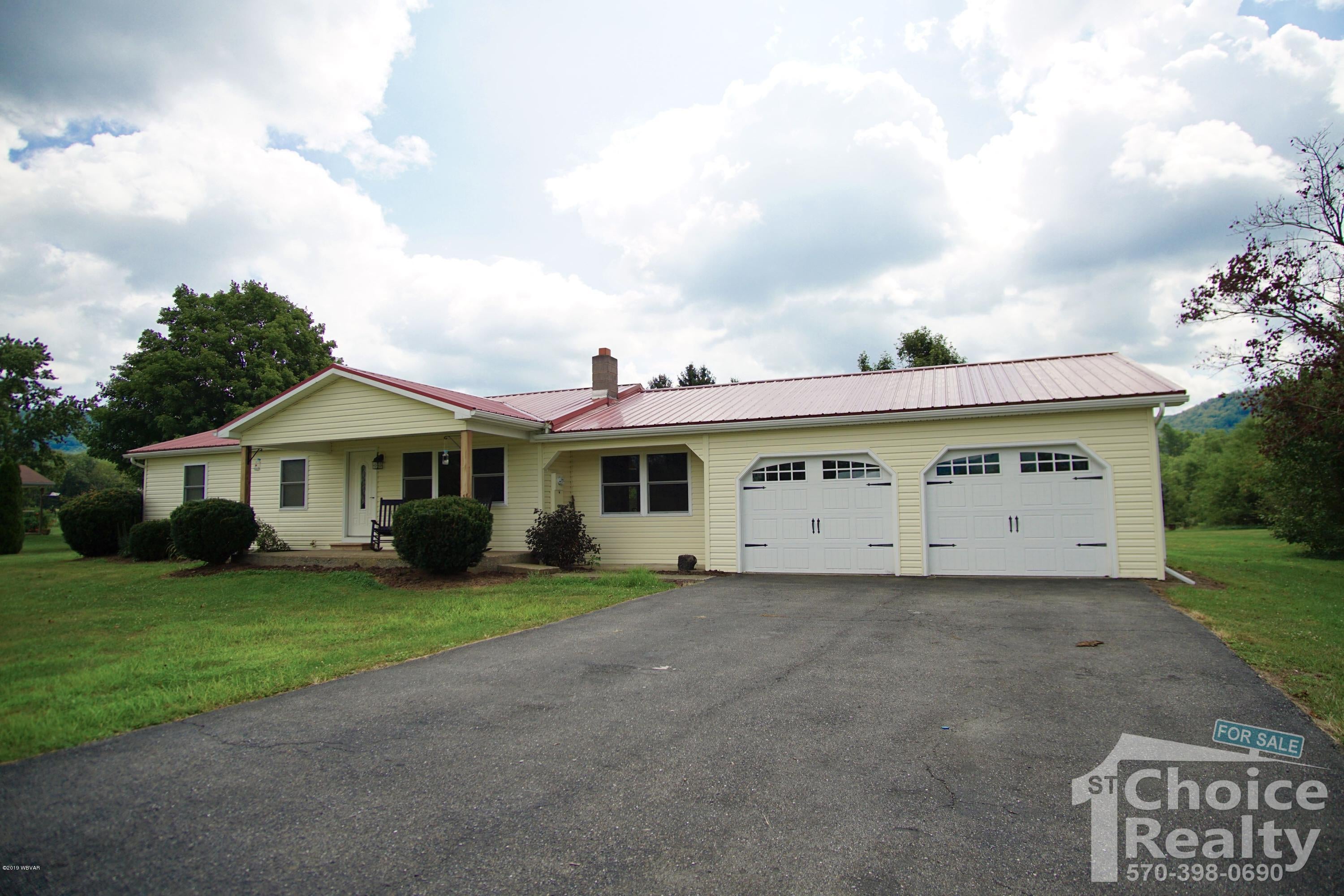 316 Wells Road Williamsport, PA 17702 - Photo 5 of 26 Home Front