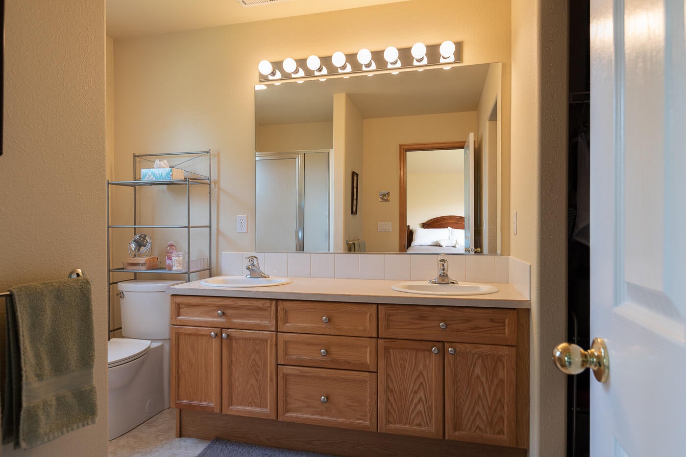1132 Southwest 33rd Street Redmond, OR 97756 - Photo 12 of 20 33rd_Bergs-10