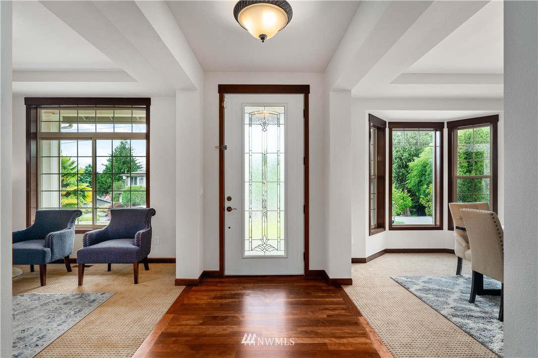 1317 North 40th Street Renton, WA 98056 - Photo 7 of 40 a living room with furniture and a window