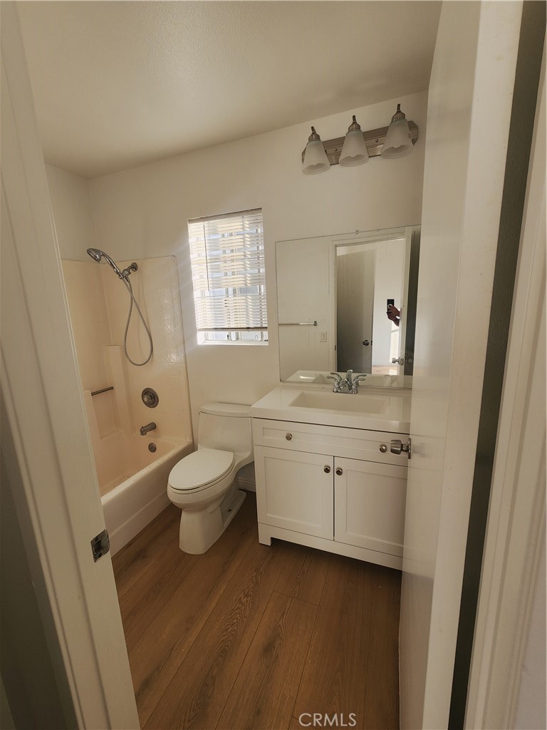 2551 Kings View Circle Spring Valley, CA 91977 - Photo 17 of 26 2nd Bathroom