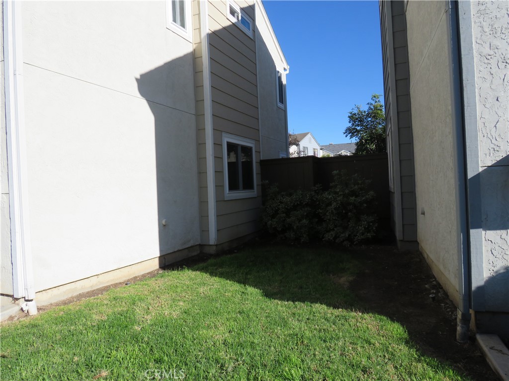 2551 Kings View Circle Spring Valley, CA 91977 - Photo 23 of 26 Side of subject condo