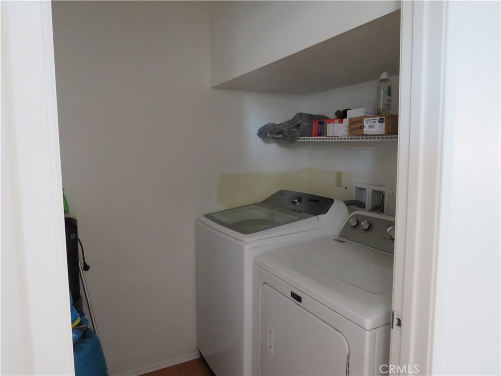 2551 Kings View Circle Spring Valley, CA 91977 - Photo 6 of 26 Laundry Room