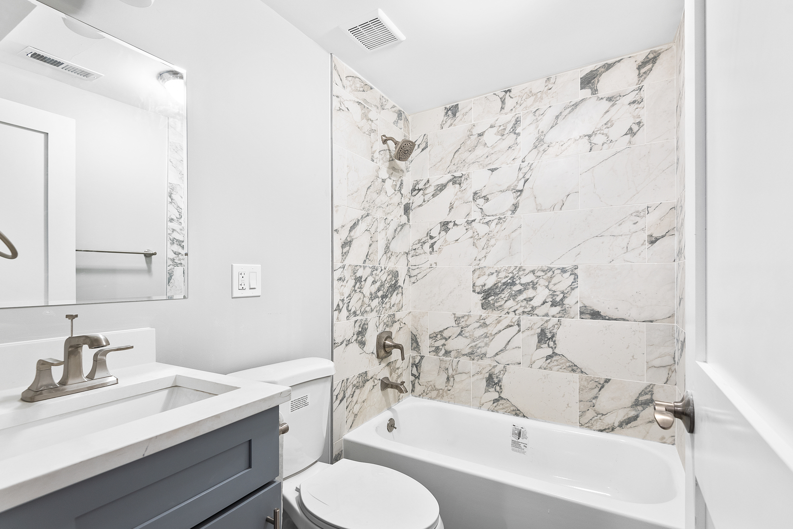 3413 North Ridgeway Avenue Chicago, IL 60618 - Photo 20 of 27