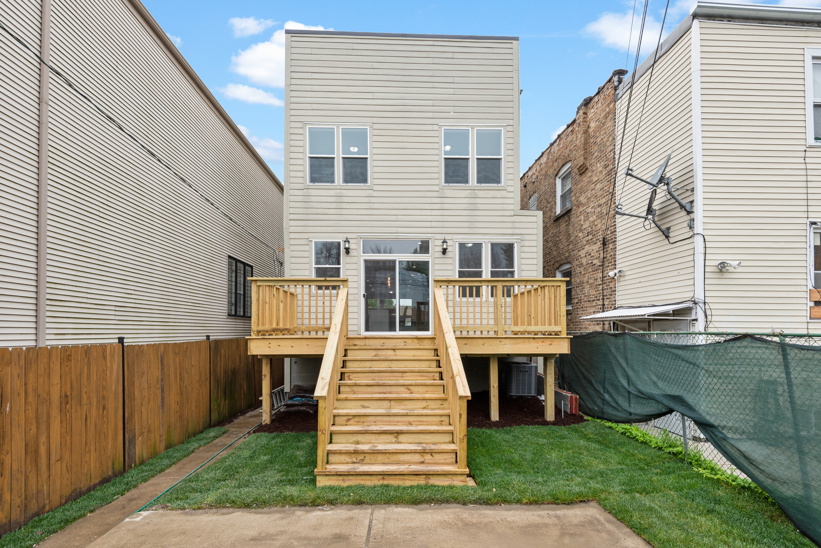 3413 North Ridgeway Avenue Chicago, IL 60618 - Photo 26 of 27