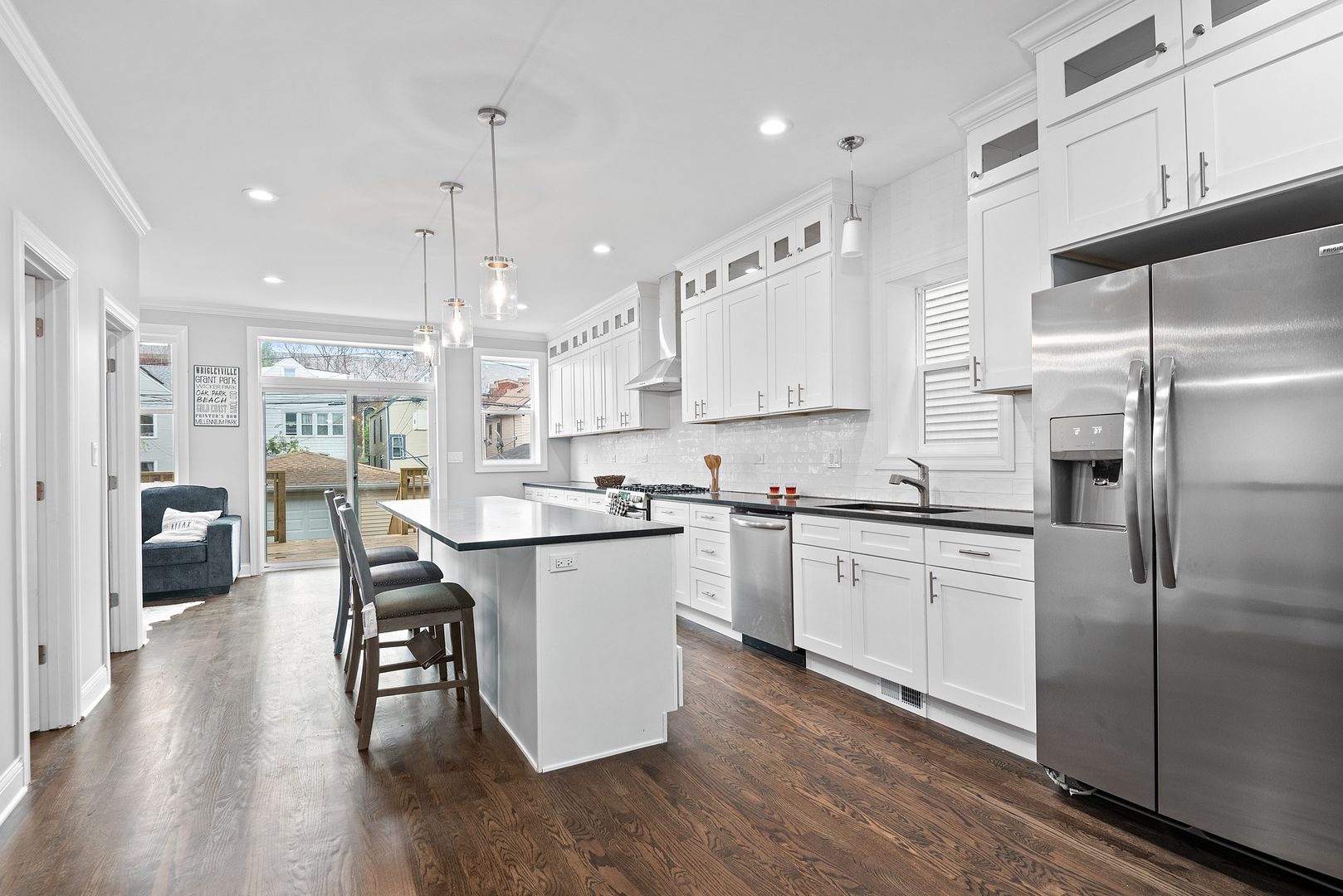 3413 North Ridgeway Avenue Chicago, IL 60618 - Photo 9 of 27