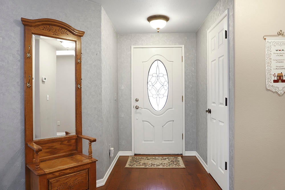 7855 Lower River Road Grants Pass, OR 97526 - Photo 4 of 46 3