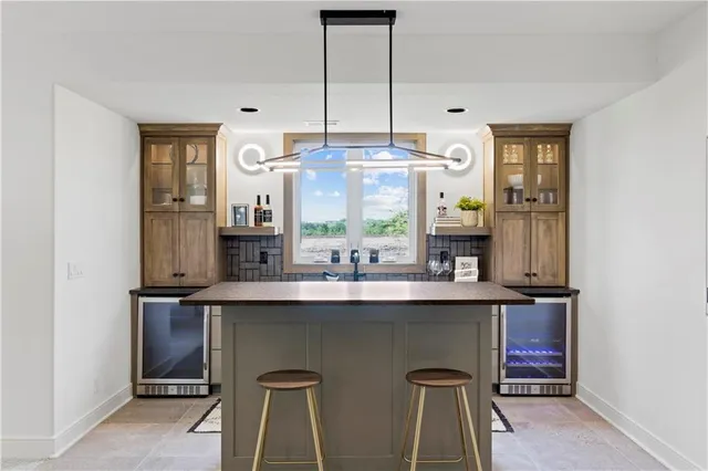 $1,000,687 | 11712 West 181st Street, Overland Park, KS 66013