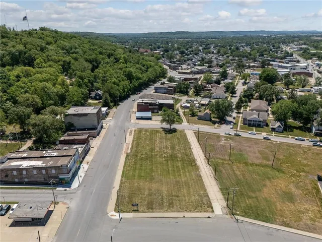 $129,900 | 5002-5026 King Hill Avenue, St. Joseph, MO 64504