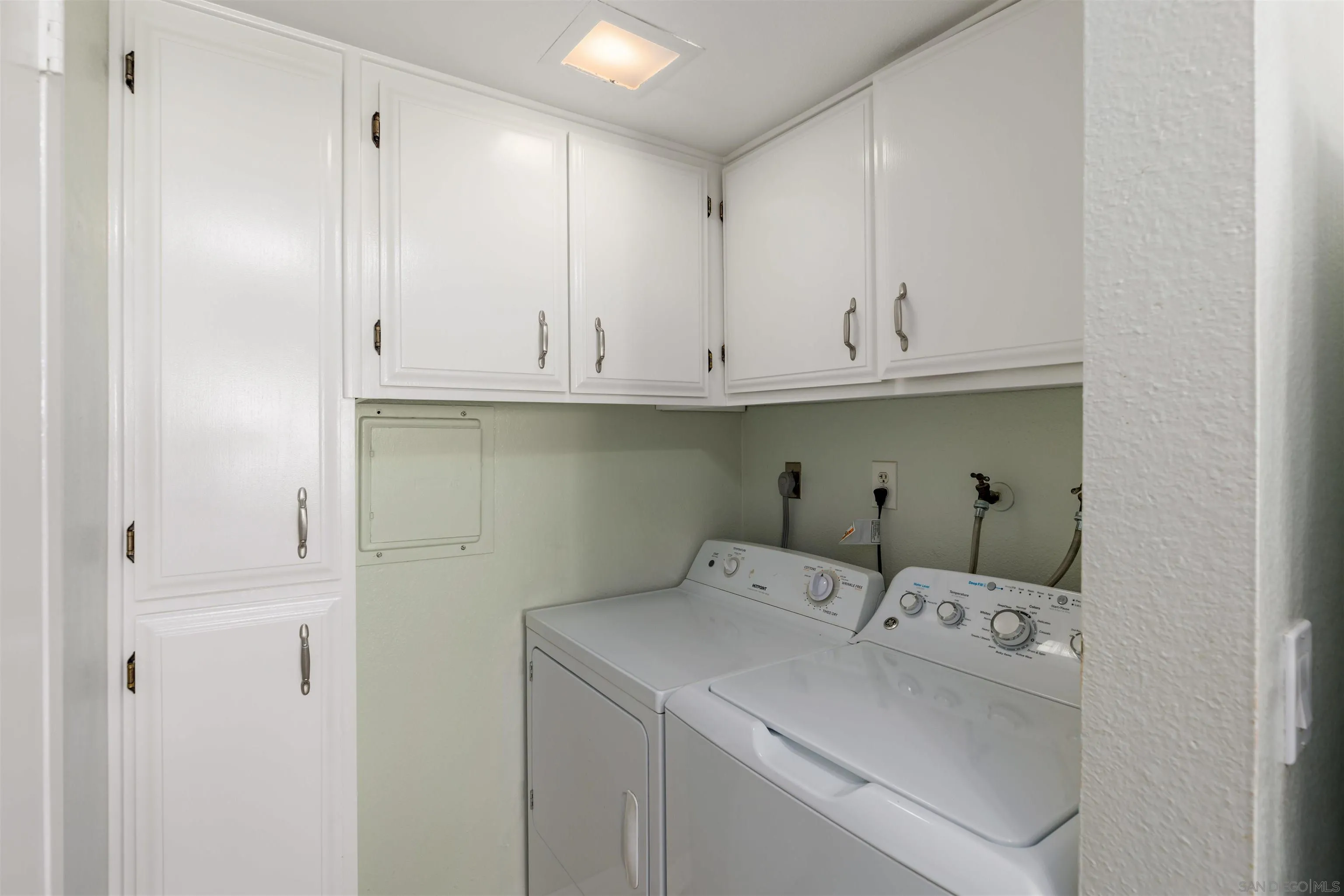 10331 Santana Ranch Drive Santee, CA 92071 - Photo 6 of 31 Gallery Image 6