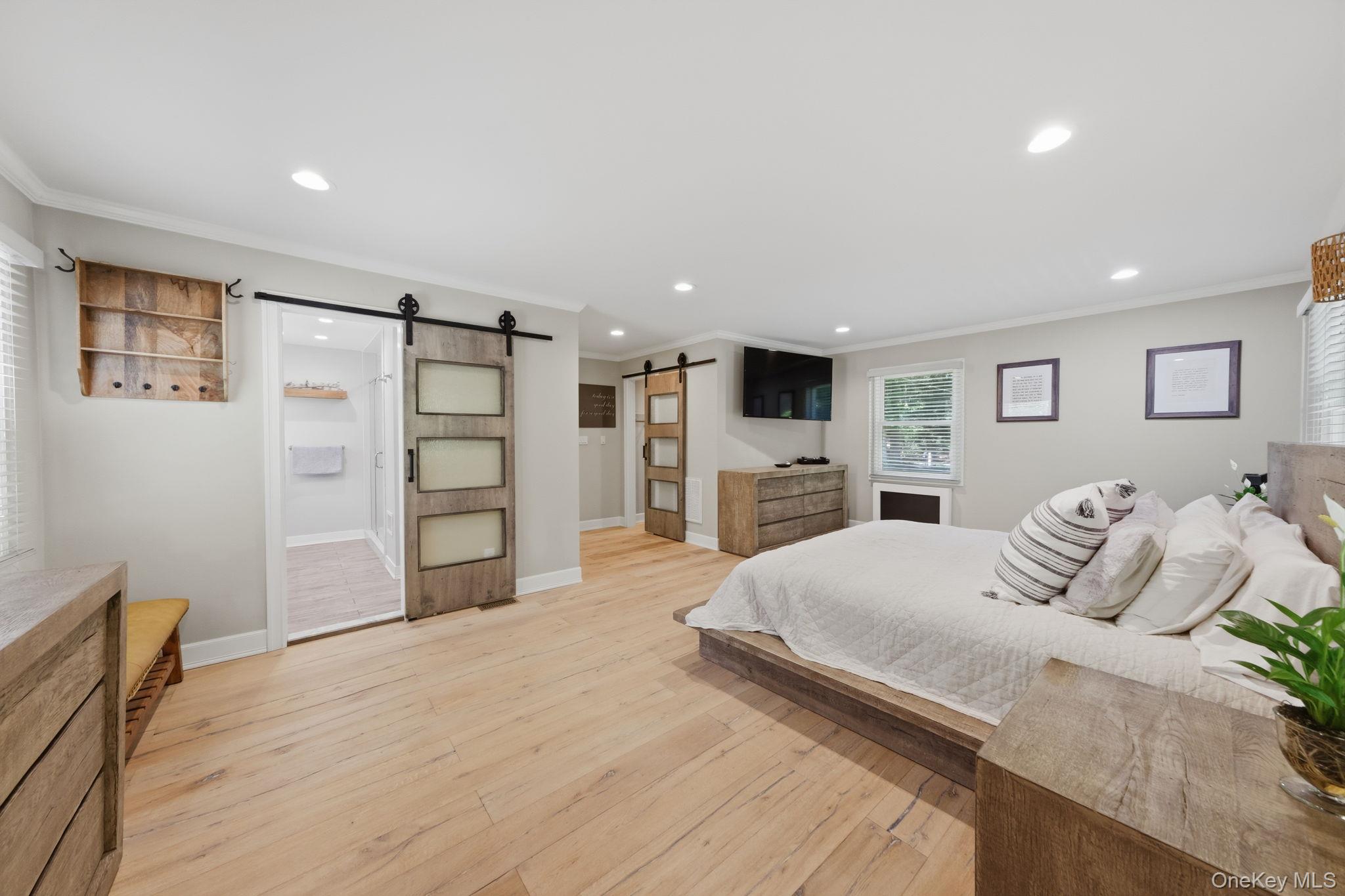 30 Landing Meadow Road Smithtown, NY 11787 - Photo 19 of 50