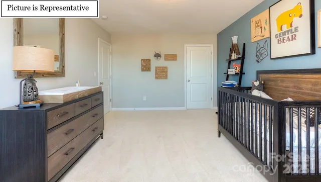 a view of livingroom with furniture