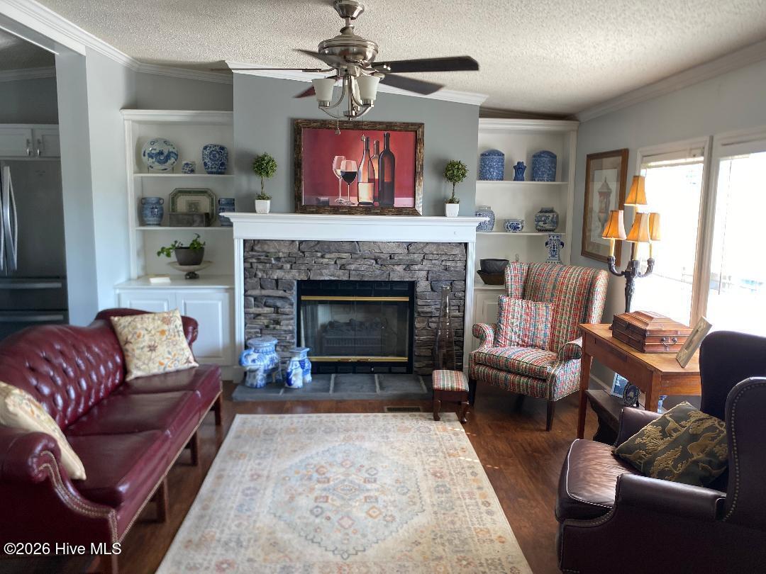 6740 Stantonsburg Road Farmville, NC 27828 - Photo 6 of 21 Living room