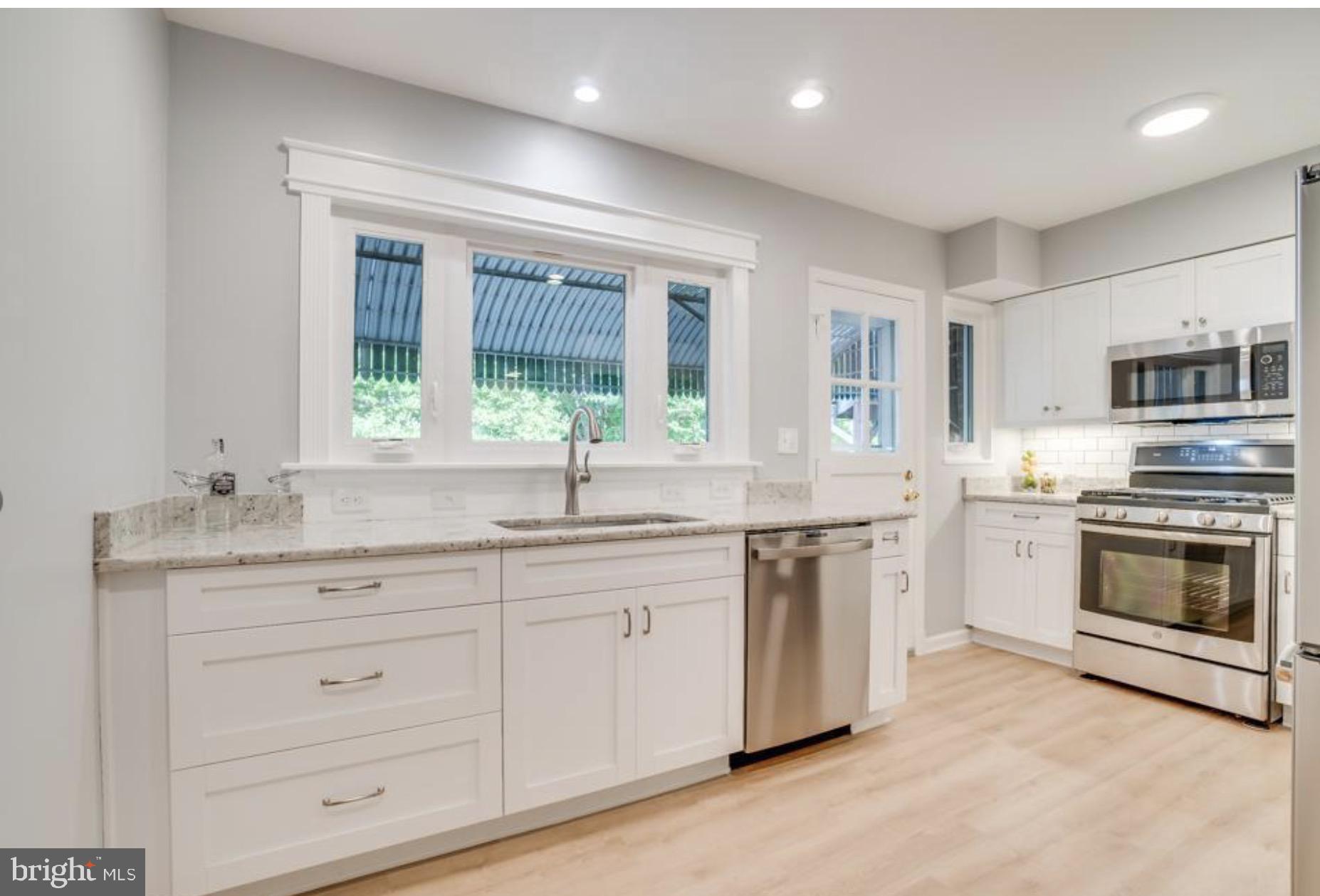507 South Fayette Street Alexandria, VA 22314 - Photo 3 of 13 Updated kitchen with stainless steel appliances.