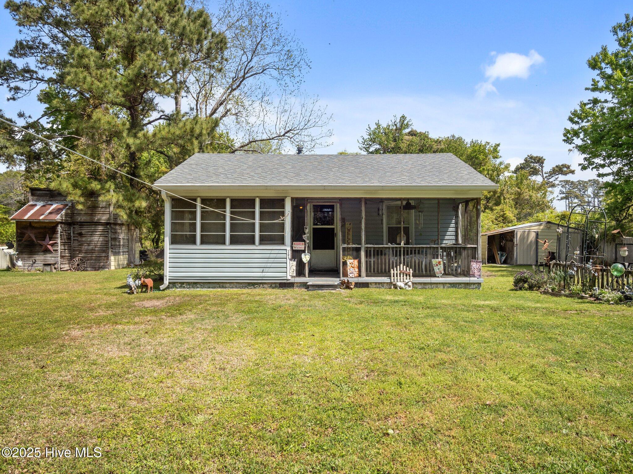 297 Community Road Newport, NC 28570 - Photo 1 of 40 Front view
