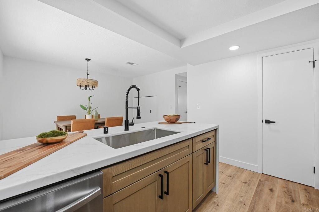 821 Del Mar Downs Road, Unit D Solana Beach, CA 92075 - Photo 7 of 29