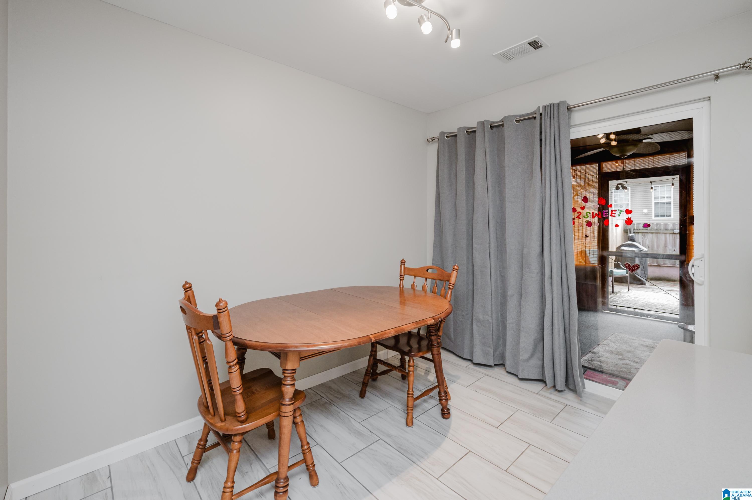 1557 Applegate Lane Alabaster, AL 35007 - Photo 16 of 37 Gallery Image 16