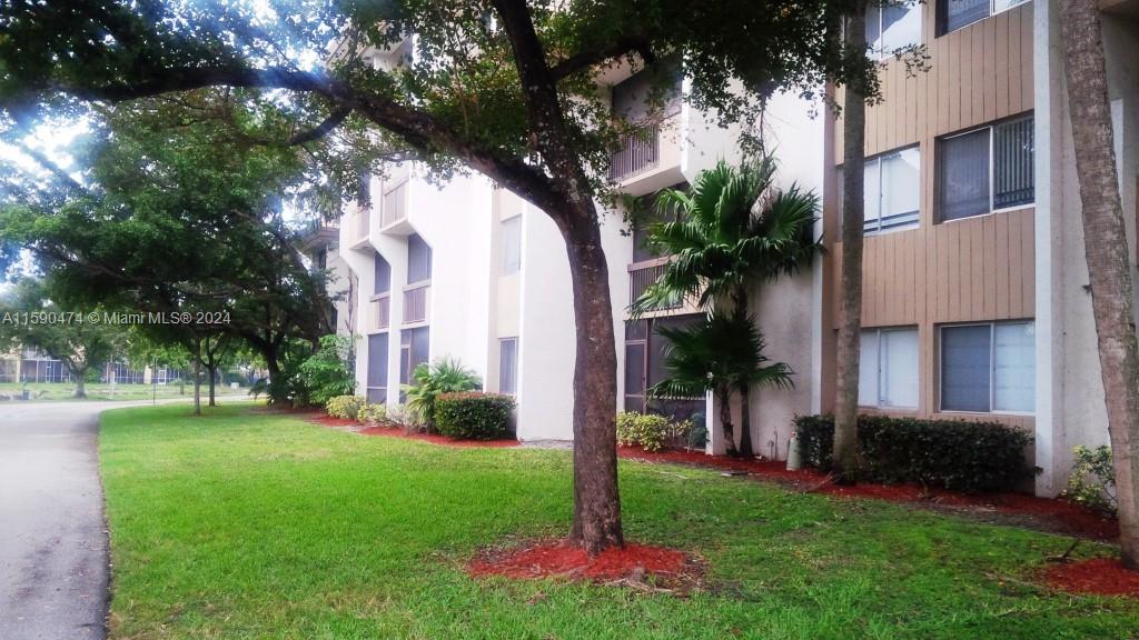 701 North Pine Island Road, Unit 101 Plantation, FL 33324 - Photo 28 of 47