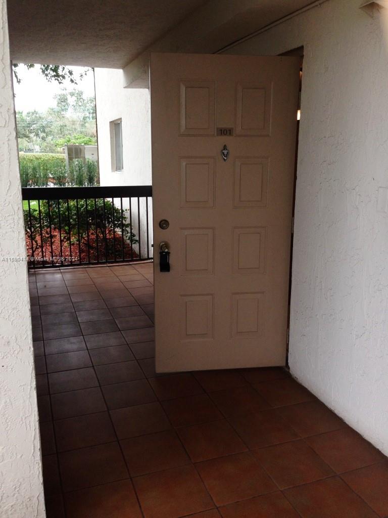 701 North Pine Island Road, Unit 101 Plantation, FL 33324 - Photo 4 of 47