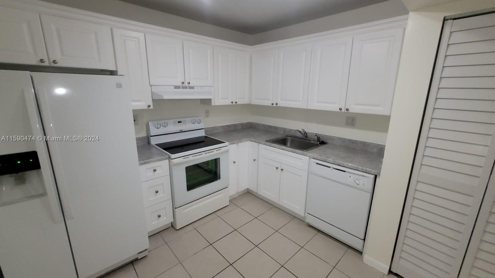 701 North Pine Island Road, Unit 101 Plantation, FL 33324 - Photo 7 of 47