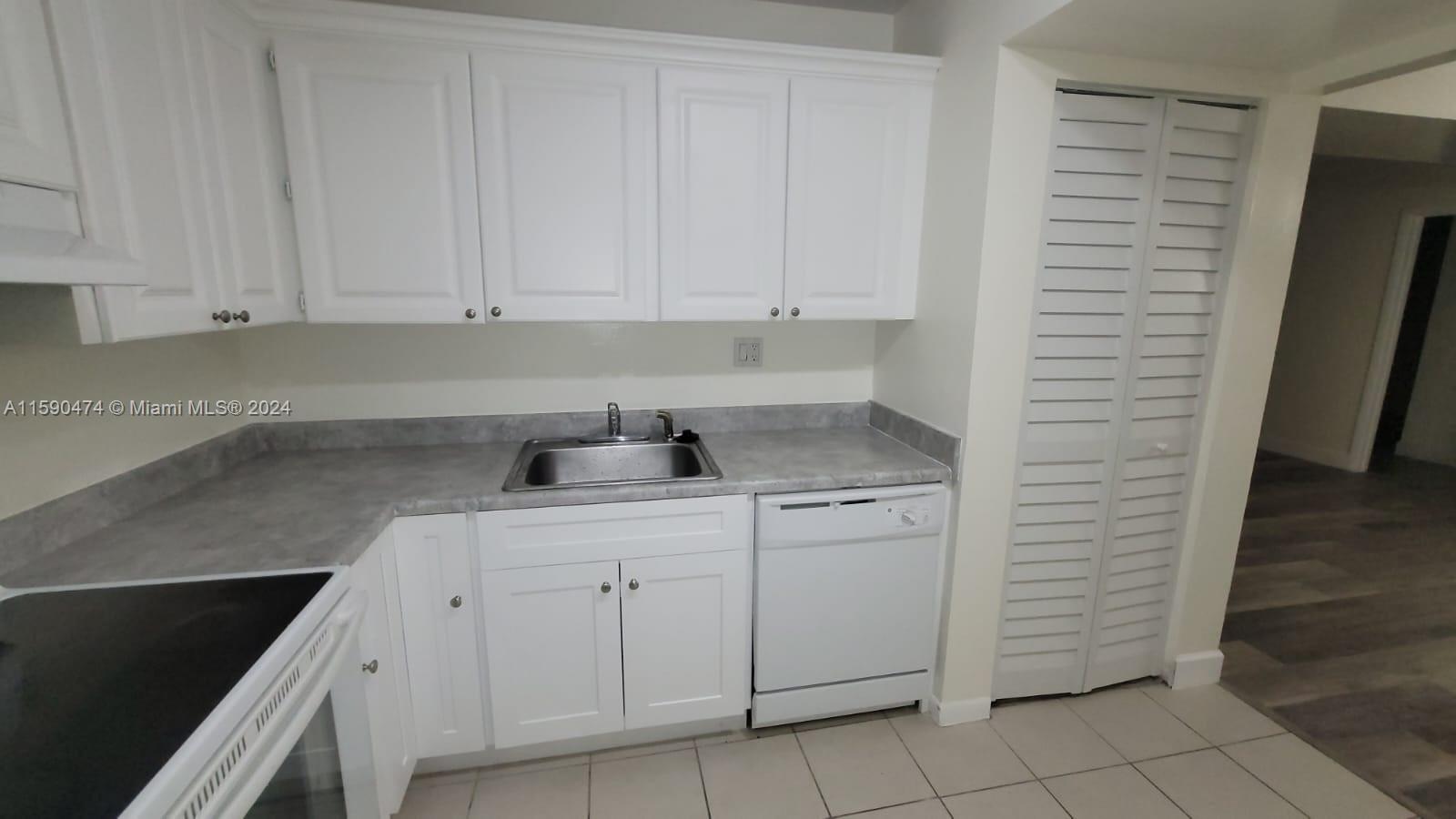 701 North Pine Island Road, Unit 101 Plantation, FL 33324 - Photo 8 of 47
