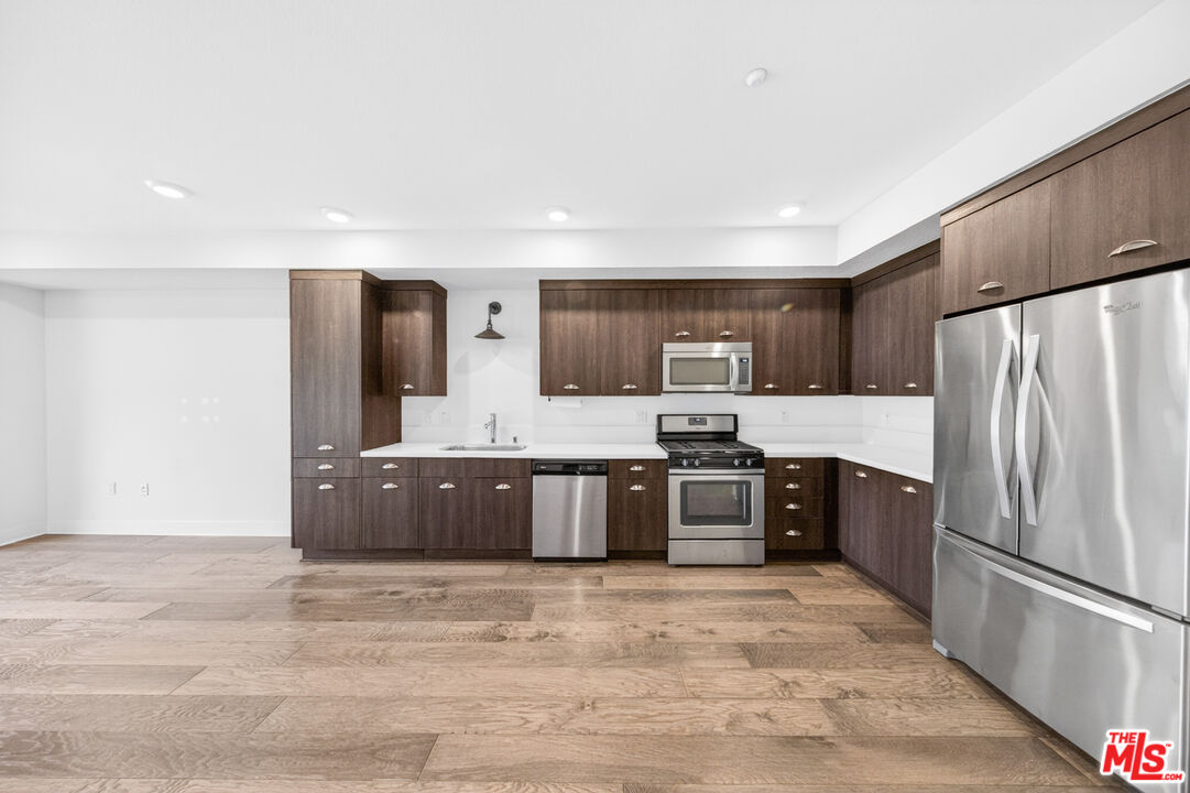 2980 Ripple Place, Unit 206 Los Angeles, CA 90039 - Photo 8 of 46