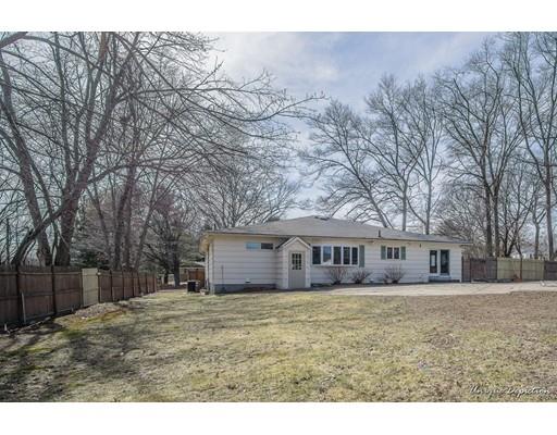 17 Pilgrim Road Lawrence, MA 01843 - Photo 3 of 30 Gallery Image 3