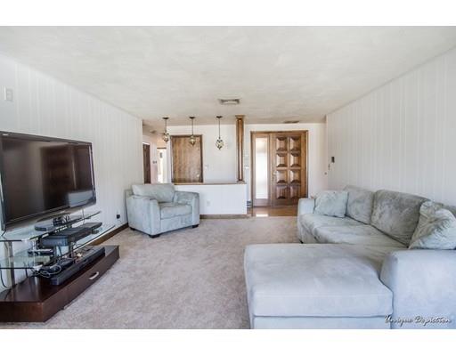 17 Pilgrim Road Lawrence, MA 01843 - Photo 6 of 30 Gallery Image 6